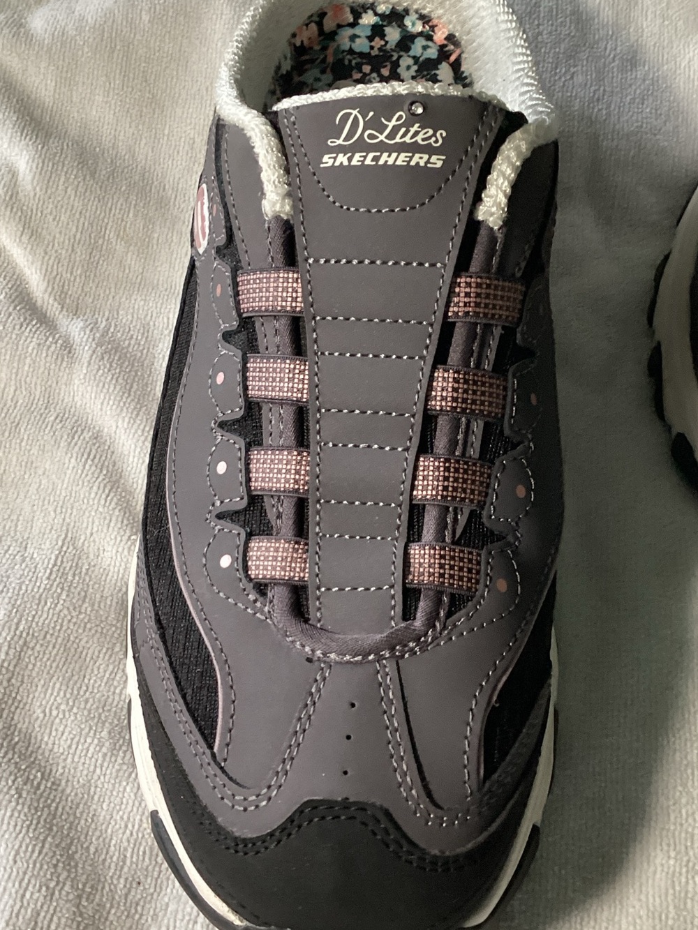 Skechers D'Lites Women's Gray and Pink Slip-On Memory Foam Sneakers - Picture 7 of 11